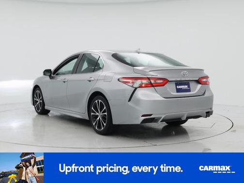 Silver 2019 Toyota Camry SE
