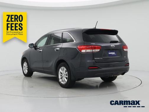 Black 2017 Kia Sorento L