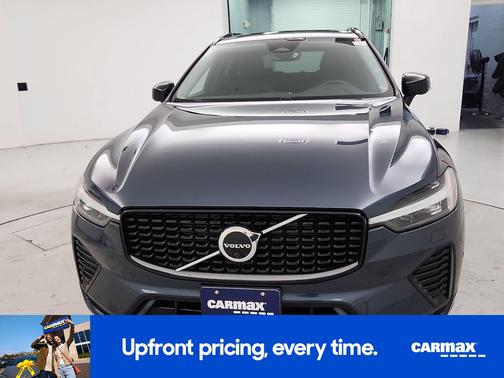 2023 Volvo XC60 B5 Plus Dark Theme