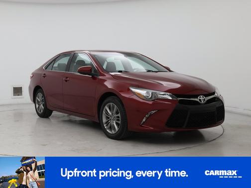 Red 2016 Toyota Camry SE