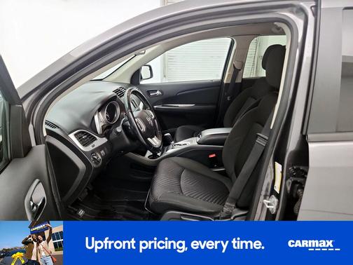 Gray 2019 Dodge Journey SE