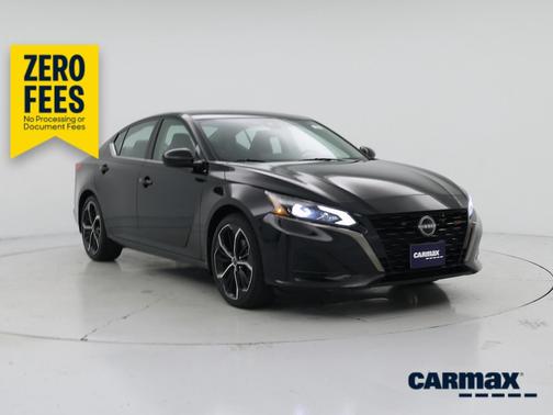 Black 2024 Nissan Altima SR