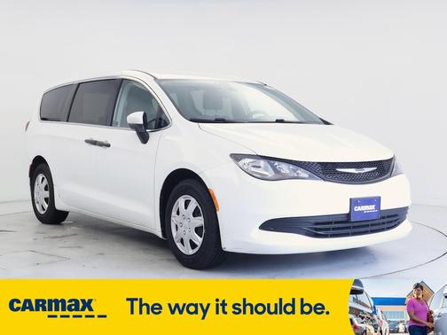 2020 Chrysler Voyager L