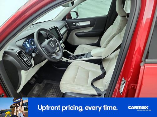 2019 Volvo XC40 T4 Momentum
