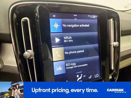 Red 2019 Volvo XC40 T4 Momentum