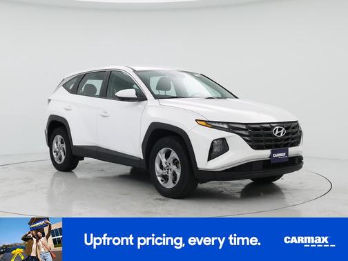 White 2023 Hyundai TUCSON SE