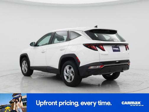 White 2023 Hyundai TUCSON SE
