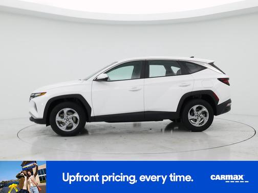 White 2023 Hyundai TUCSON SE