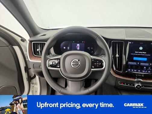 White 2023 Volvo XC60 B5 Plus Dark Theme