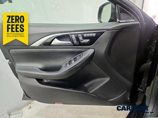Black 2017 INFINITI QX30 Premium