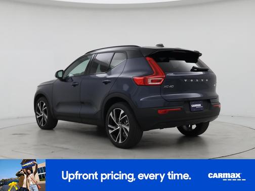 2022 Volvo XC40 T4 R-Design