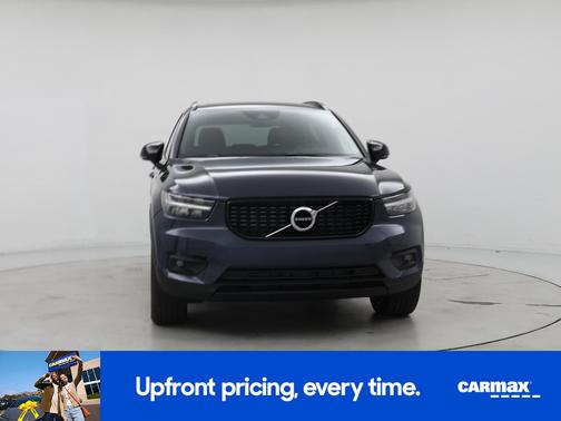 2022 Volvo XC40 T4 R-Design