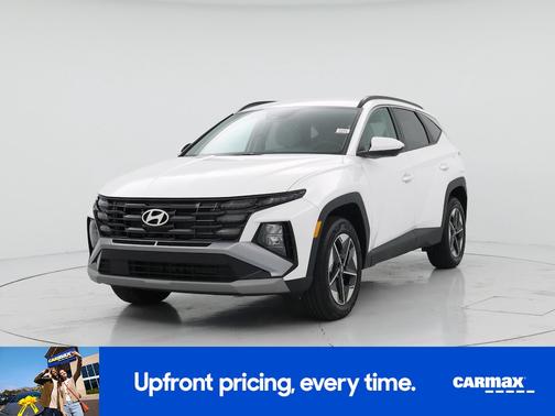 White 2025 Hyundai TUCSON SEL