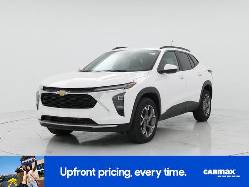 White 2025 Chevrolet Trax LT