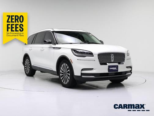 White 2023 Lincoln Aviator Reserve