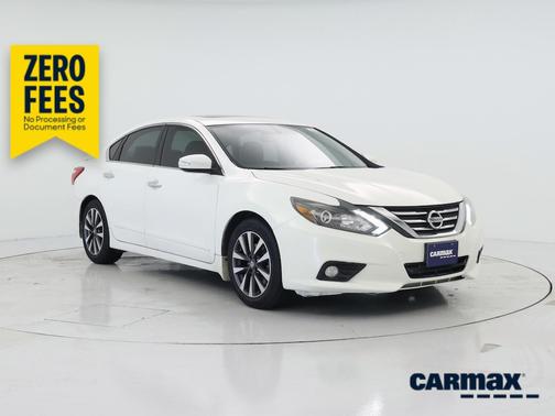 White 2017 Nissan Altima SL