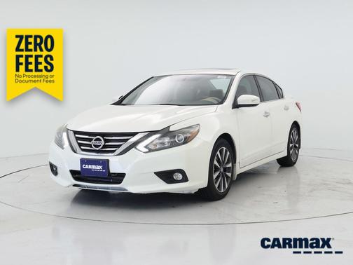 White 2017 Nissan Altima SL