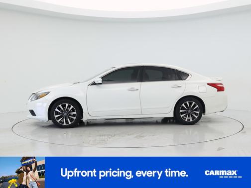 White 2017 Nissan Altima SL