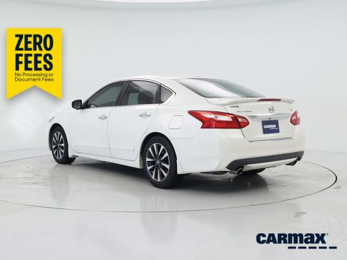 White 2017 Nissan Altima SL