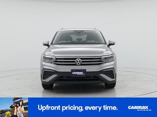 Gray 2022 Volkswagen Tiguan SE