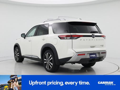 White 2023 Nissan Pathfinder Platinum