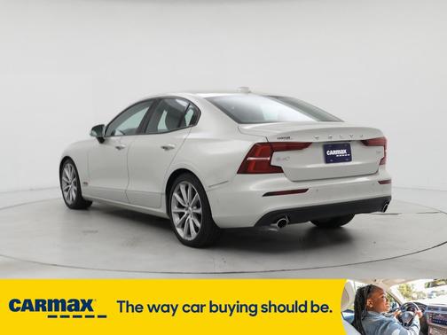 2020 Volvo S60 T5 Momentum