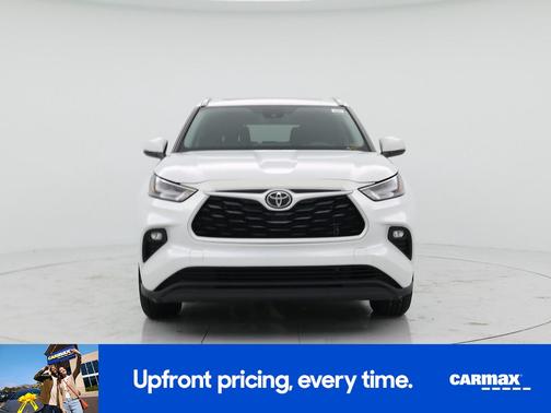 Pearl 2022 Toyota Highlander XLE