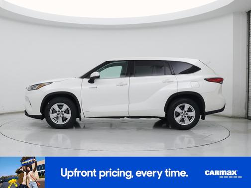 White 2020 Toyota Highlander Hybrid LE