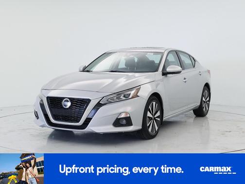 Silver 2022 Nissan Altima SL