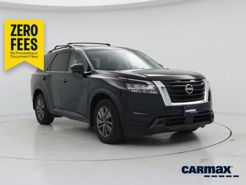 Black 2024 Nissan Pathfinder SV