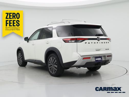 White 2023 Nissan Pathfinder SL