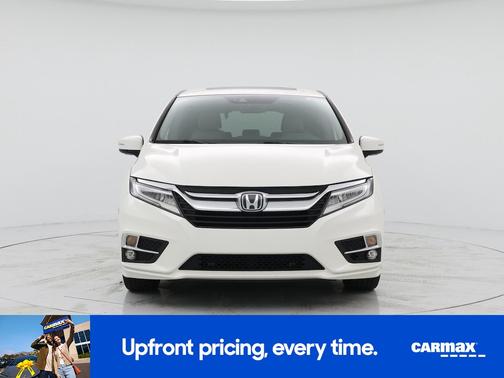 White 2018 Honda Odyssey Elite