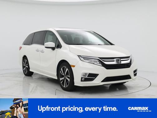 White 2018 Honda Odyssey Elite