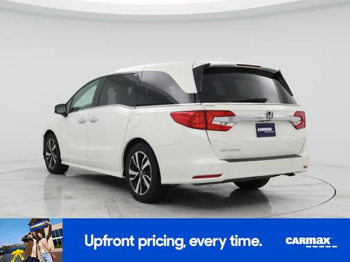 White 2018 Honda Odyssey Elite