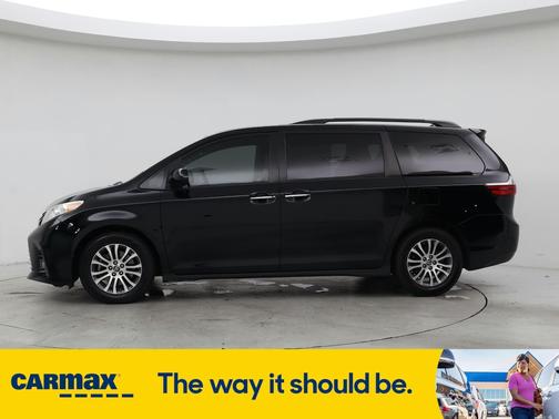 2019 Toyota Sienna XLE