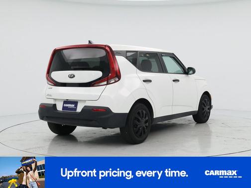 White 2021 Kia Soul LX