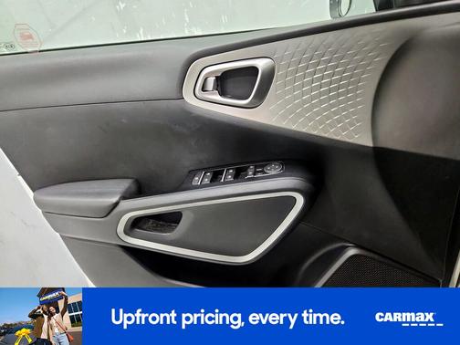 White 2021 Kia Soul LX