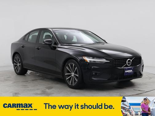 2021 Volvo S60 T5 Momentum