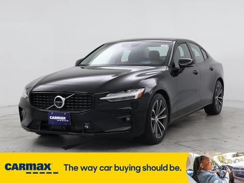2021 Volvo S60 T5 Momentum
