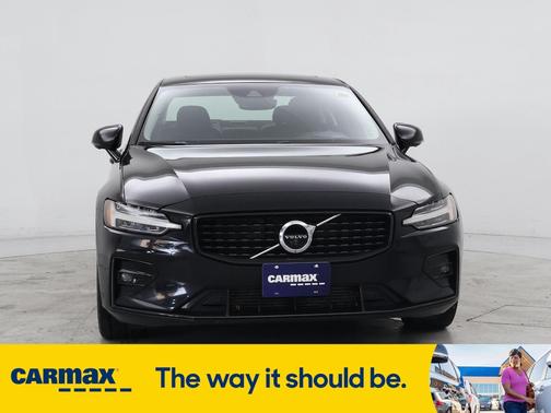 2021 Volvo S60 T5 Momentum
