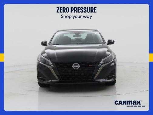 Black 2023 Nissan Altima SR