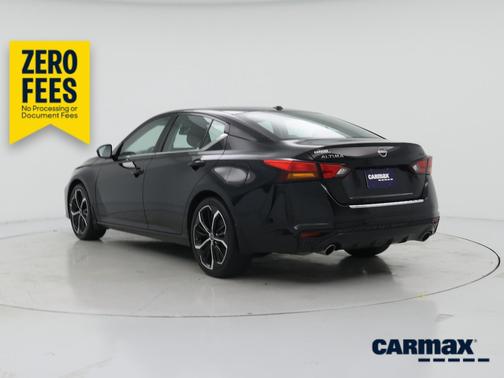 Black 2023 Nissan Altima SR