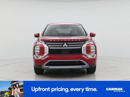 Red 2025 Mitsubishi Outlander SE
