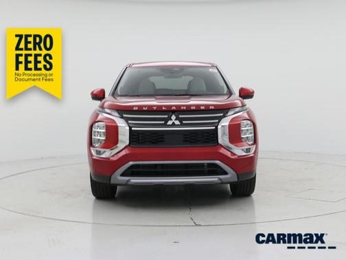 Red 2025 Mitsubishi Outlander SE