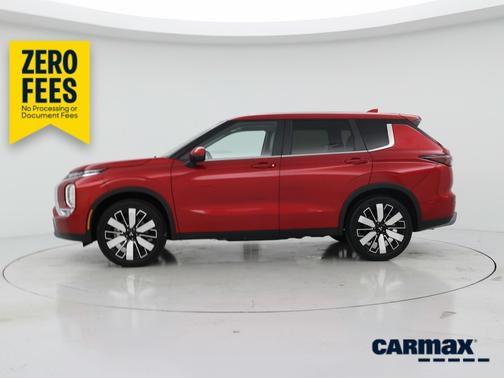 Red 2025 Mitsubishi Outlander SE