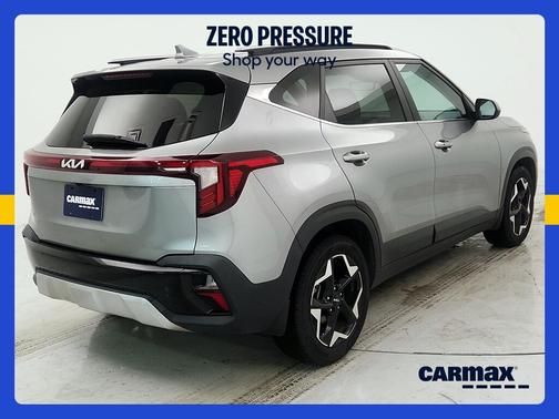 Gray 2024 Kia Seltos EX