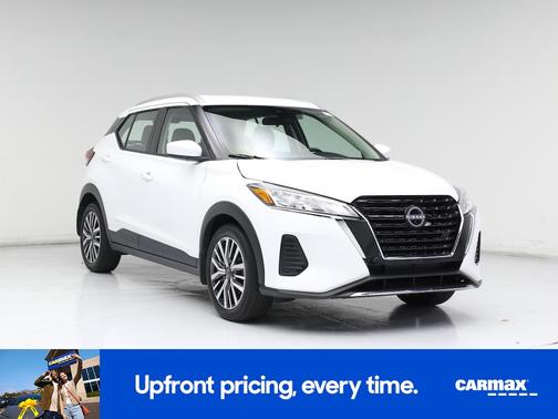 White 2023 Nissan Kicks SV