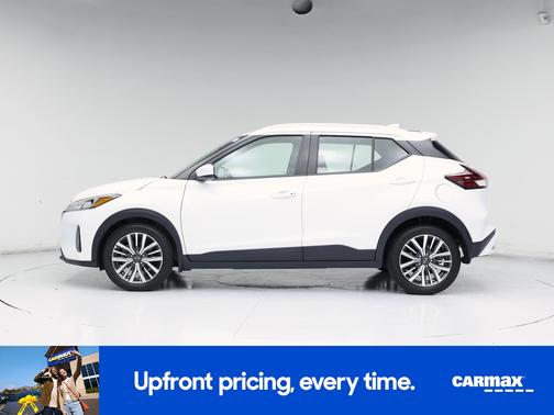 White 2023 Nissan Kicks SV