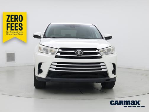 White 2017 Toyota Highlander LE