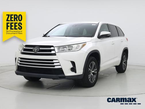 White 2017 Toyota Highlander LE